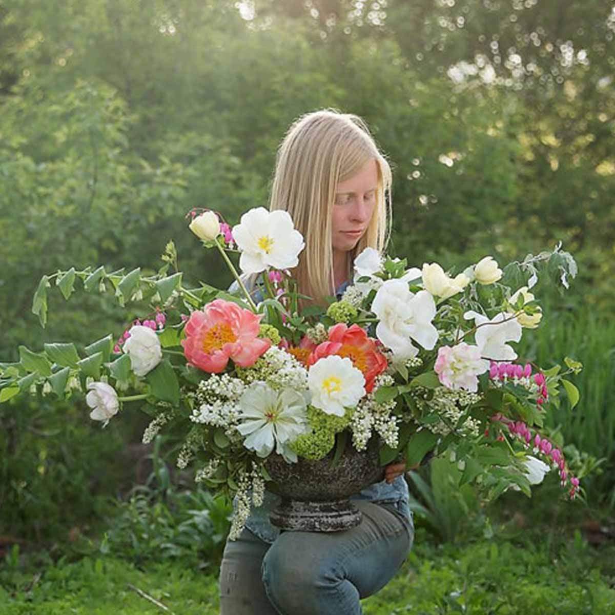 dahlia-may-flower-farm-featured