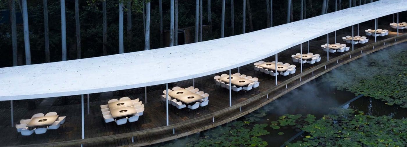 a-restaurant-with-no-walls-in-the-middle-of-the-forest-header