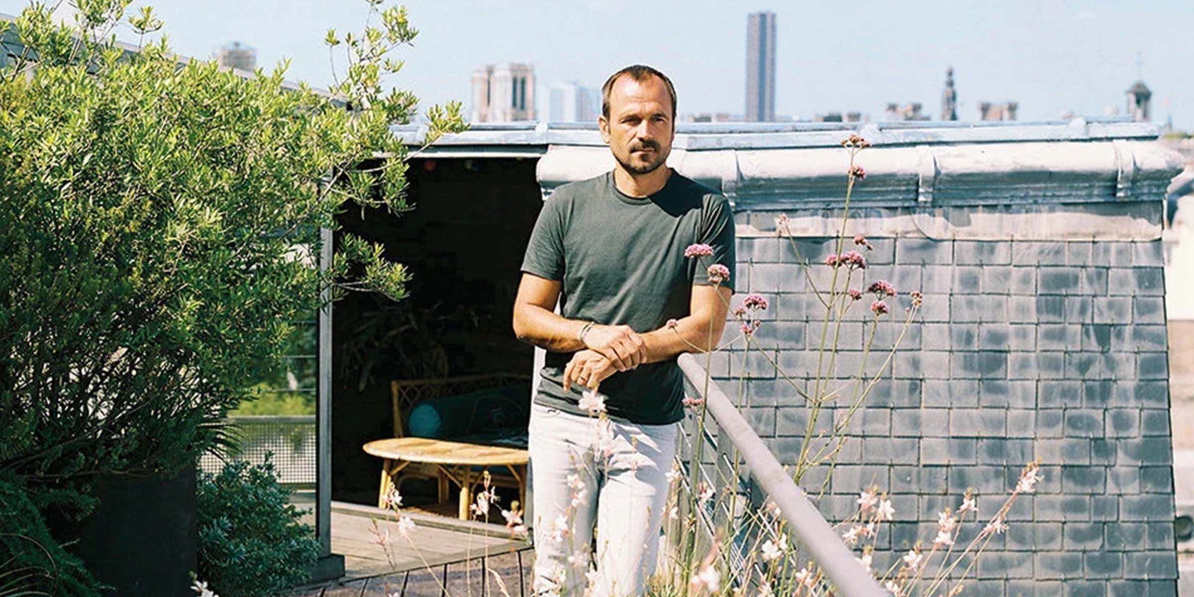 on-the-rooftops-of-paris-a-new-kind-of-urban-garden-featured
