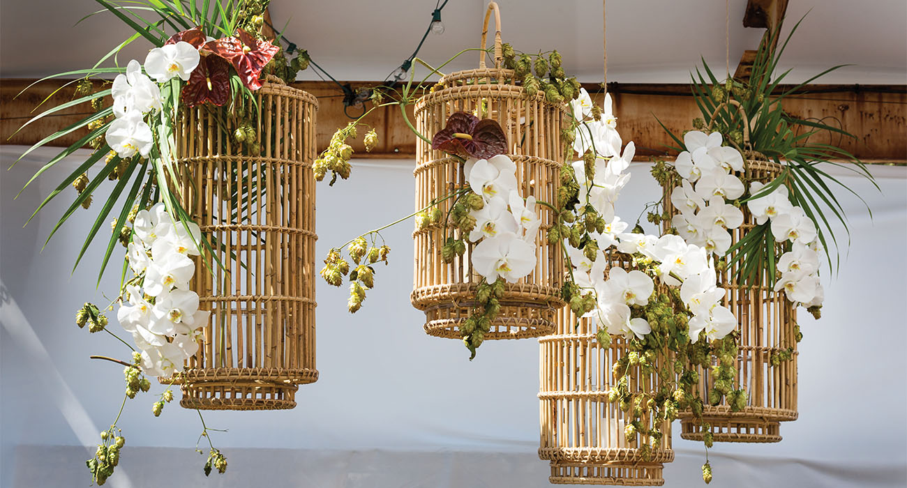 wedding-trend-tropical-florals-meet-contemporary-rattan-header
