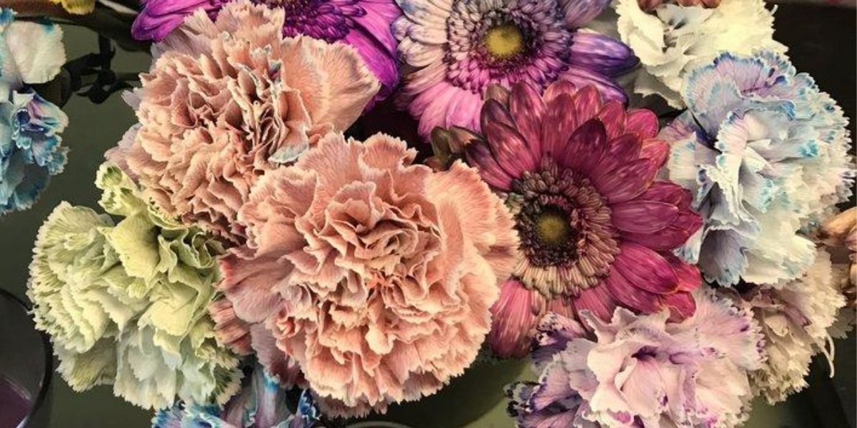 how-to-dye-your-own-flowers-featured
