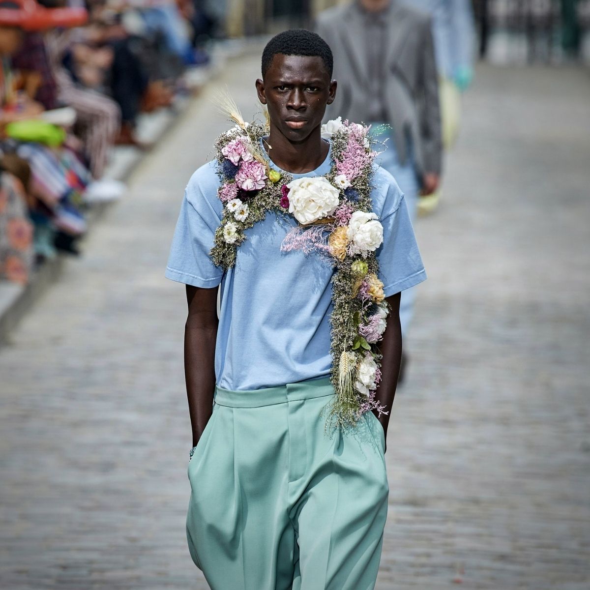 15-times-flowers-floated-down-the-runway-featured