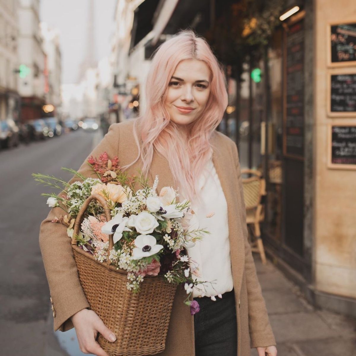 how-social-media-and-flowers-come-together-in-this-instagram-flower-school-featured