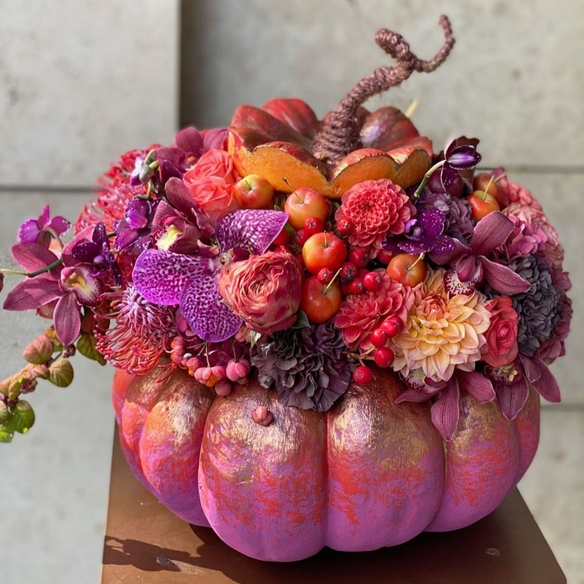 flower-filled-pumpkin-designs-from-around-the-world-featured