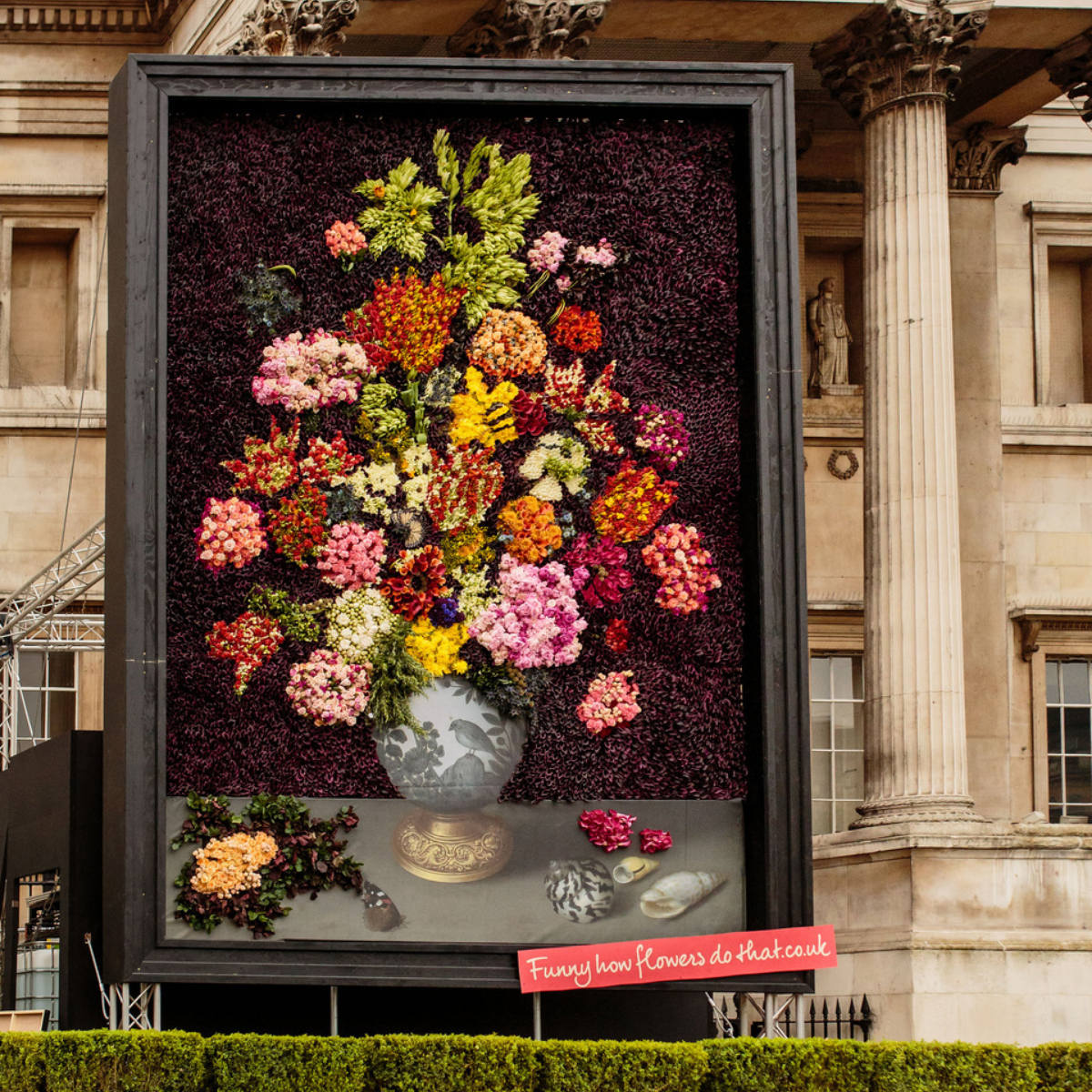 florists-recreate-famous-painting-with-26500-flowers-featured