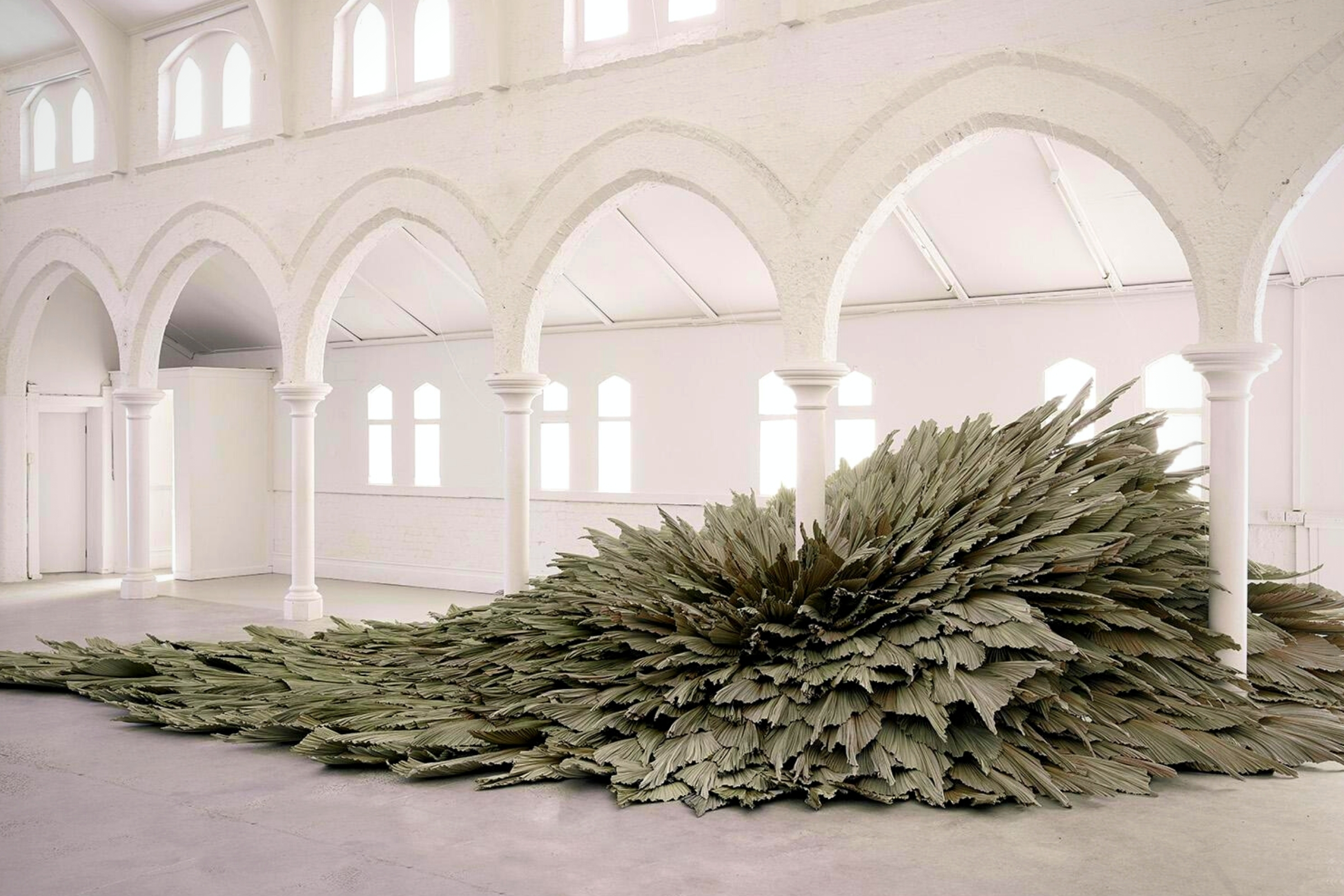 loose-leaf-a-studio-full-of-natural-materials-and-sculptural-artworks-featured
