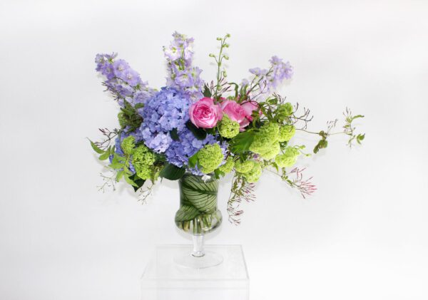 How to Arrange Flowers 6 DIY Floral Arrangements - LAtelier Rouge Dayo Idowu arrangement - on thursd