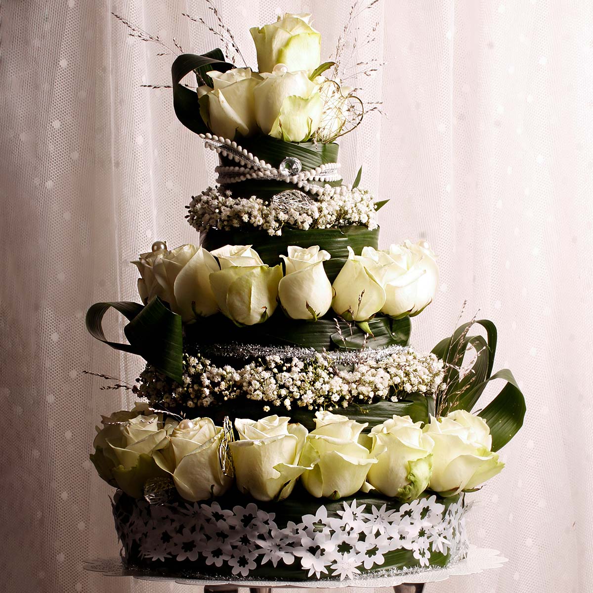 the-wedding-cake-featured