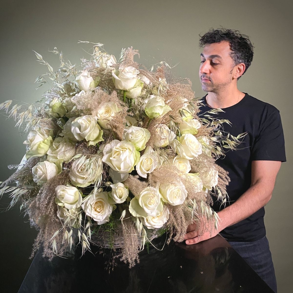 a-fluffy-and-soft-bouquet-with-snowstorm-roses-featured