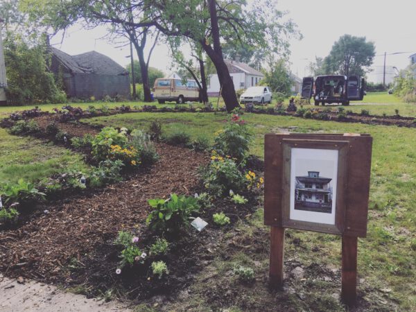 How a Flower Farm Blooms From an Abandoned House - Lisa Waud on thursd - Heather Saunders Photography - flower farm public park