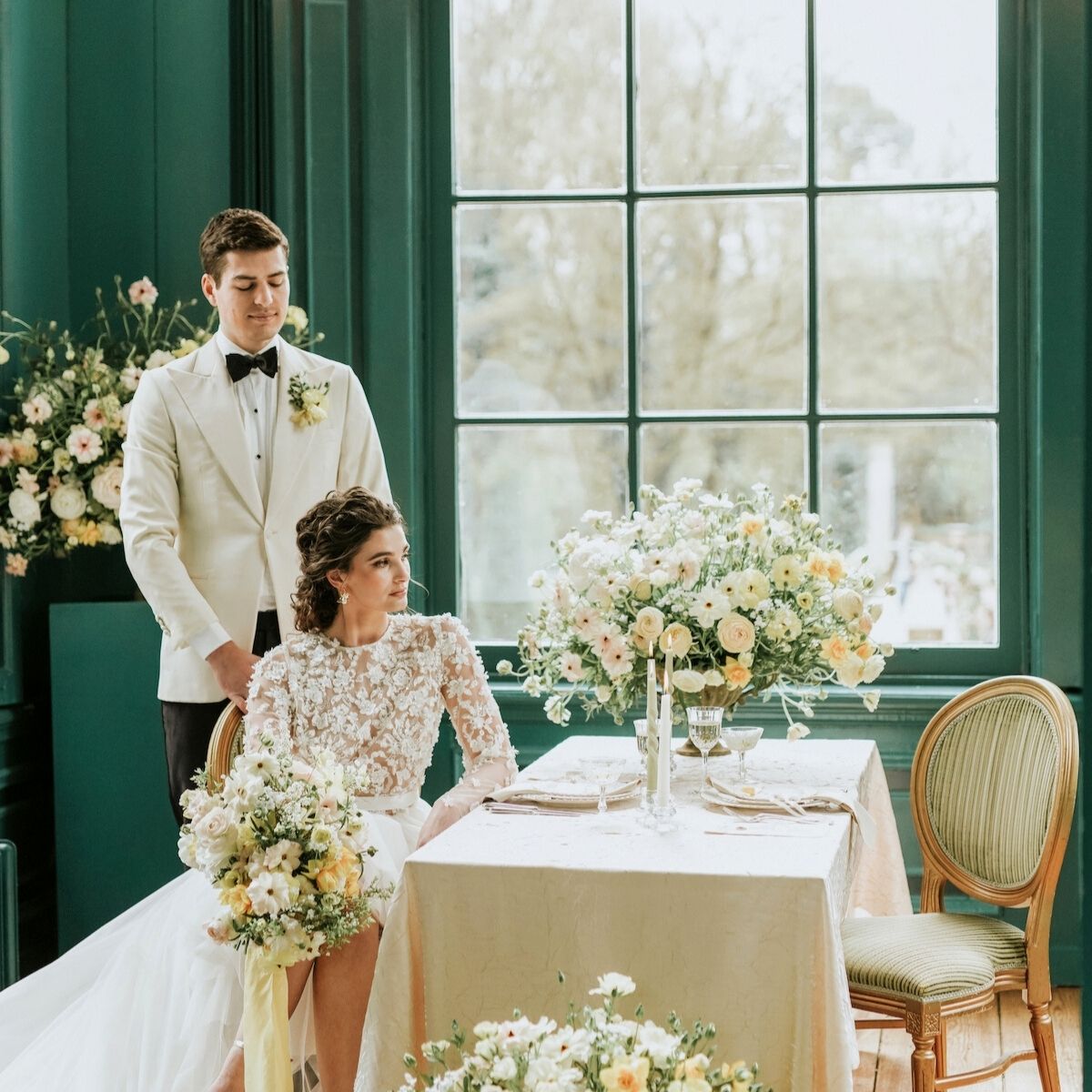 a-styled-shoot-with-ranunculus-in-a-17th-century-estate-featured