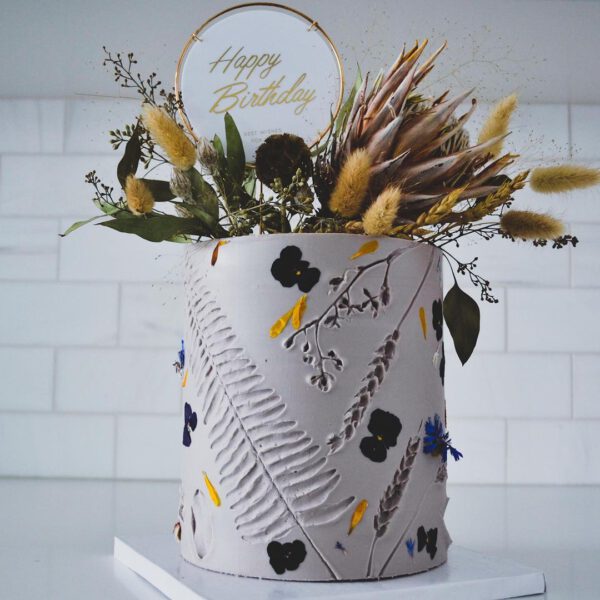 Floral Cakes That Are Too Pretty to Eat Pressed Flowers Cake