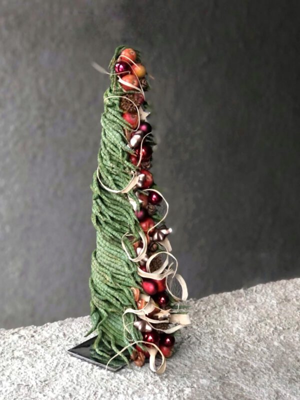 The Most Beautiful Christmas Designs Around the World - Oksana Karataeva floral art and design - on thursd