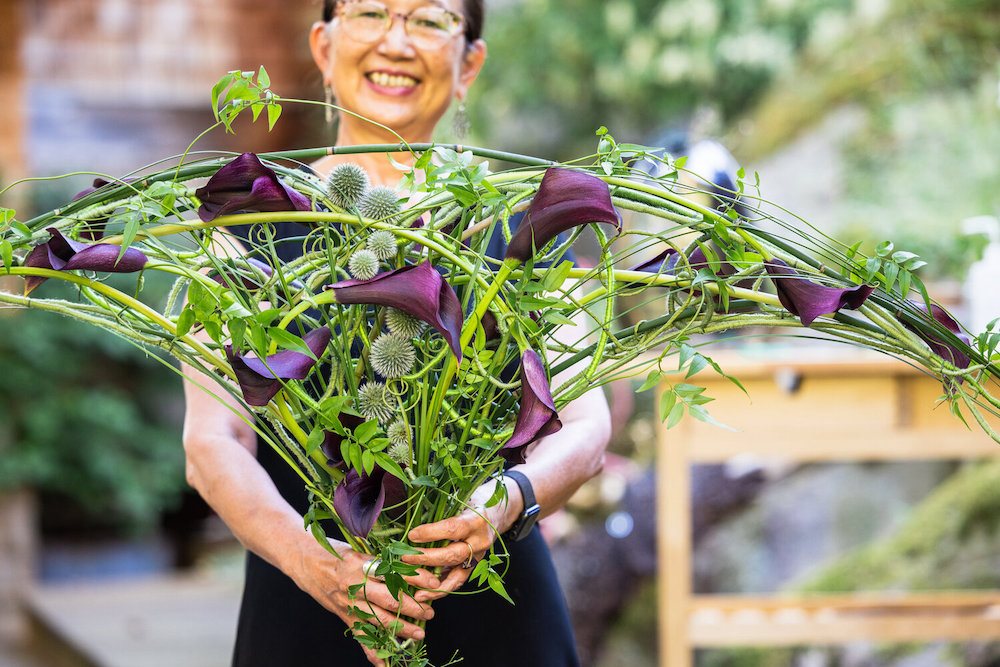 Hitomi Gilliam Showcases the Beauty of the Calla With a Hand-Tied Bouquet Floral Design