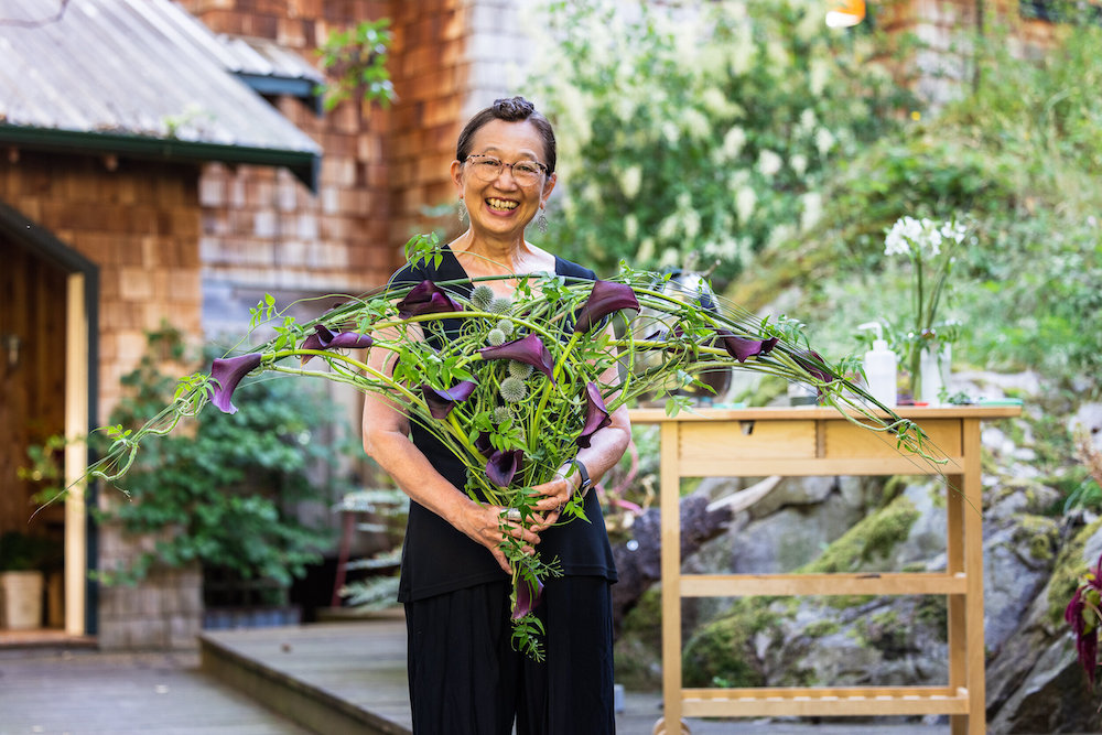 Hitomi Gilliam Showcases the Beauty of the Calla With a Hand-Tied Bouquet Simply Calla