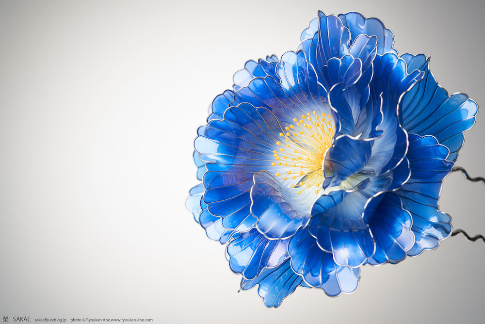 Japanese Artist Sakae Turns Blossoms Into Wearable Pieces of Art Resin Flowers