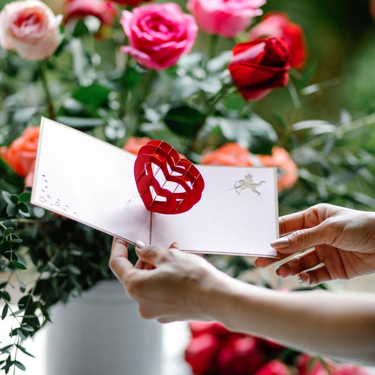 what-does-the-floral-industry-have-to-look-forward-to-for-valentines-day-pros-and-cons-featured
