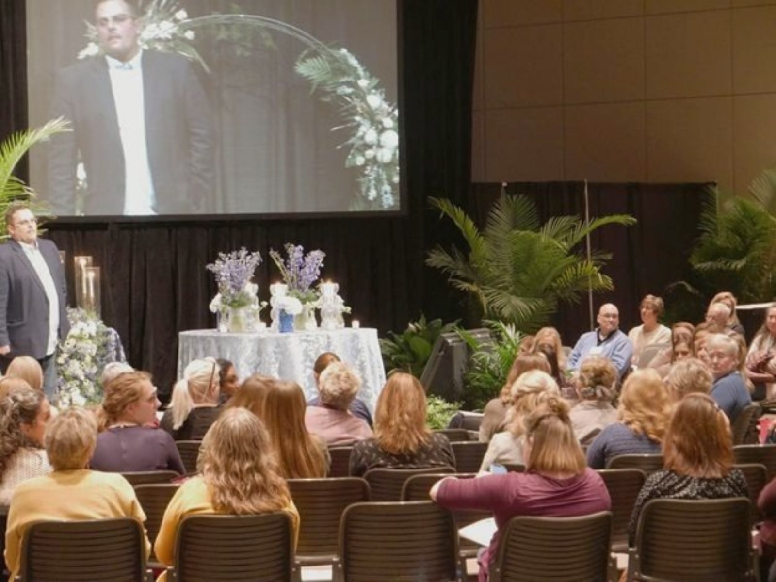 Great Lakes Floral & Events Expo - event floor - speaker - on thursd