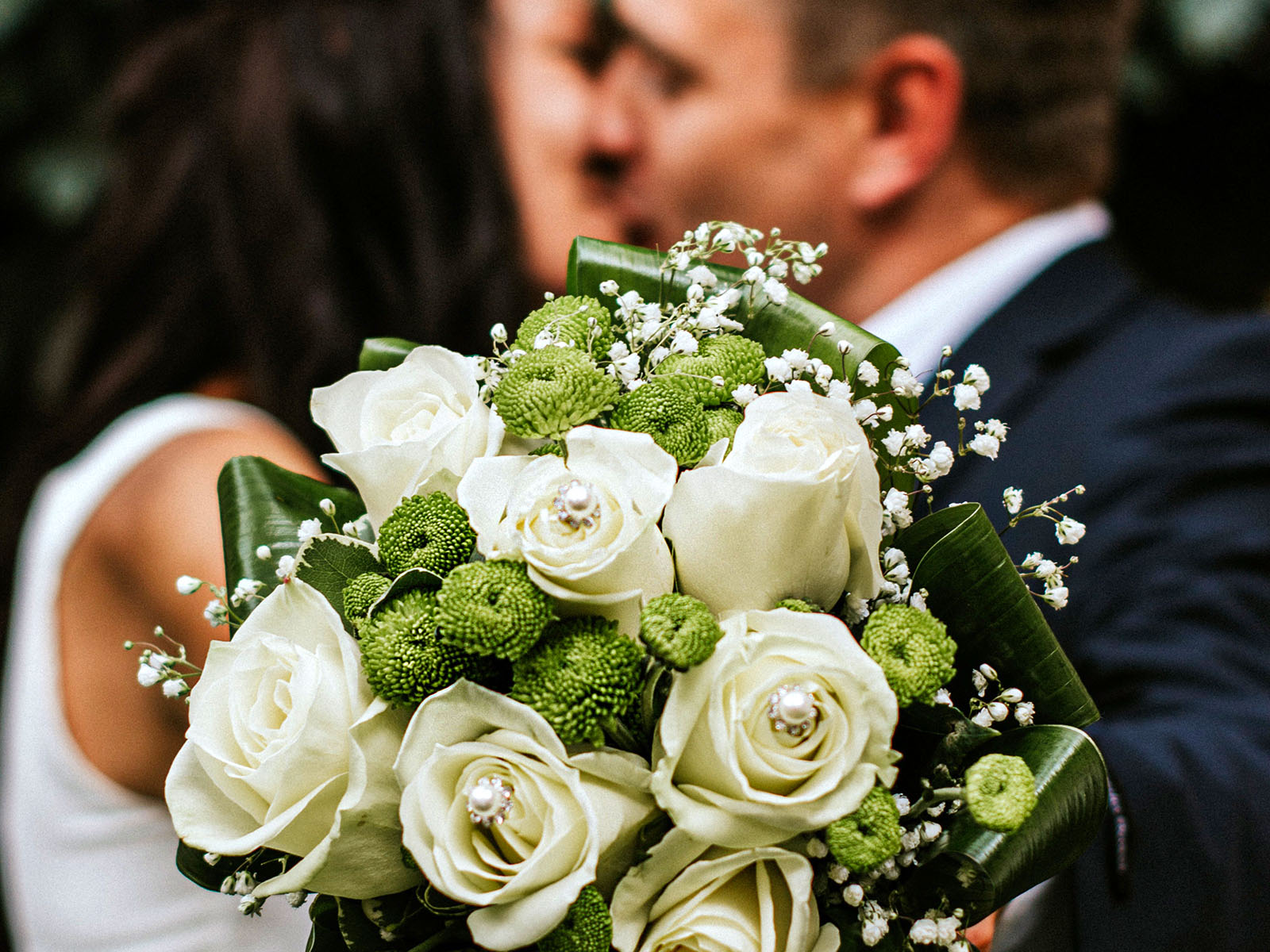 simple wedding flowers bouquets