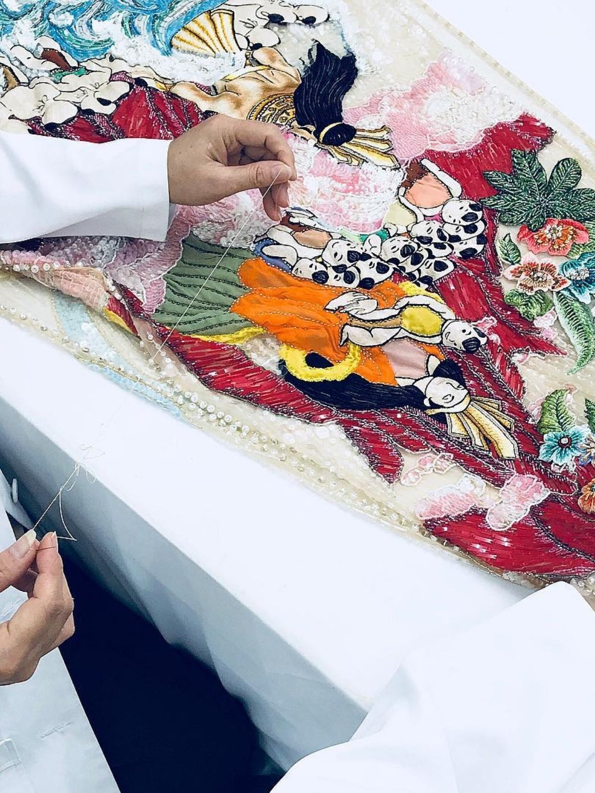 embroidery on floral dress of Nguyen Cong Tri - article on thursd