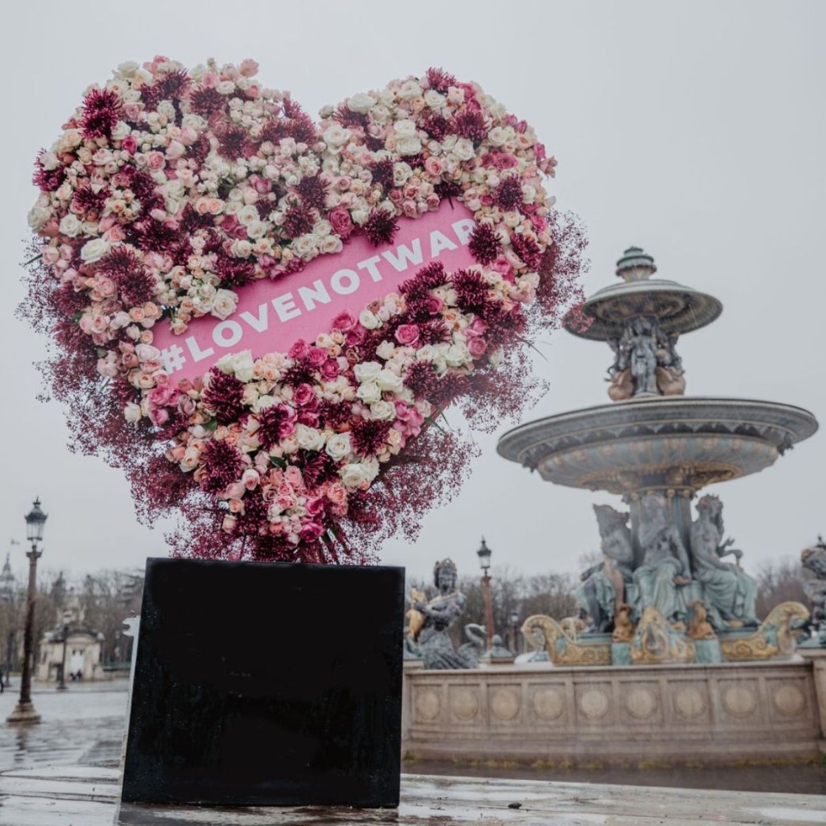 Heart for #lovenotwar Paris - on Thursd