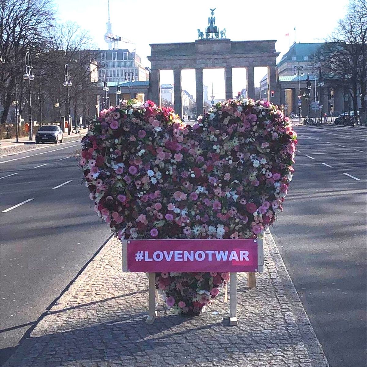 Heart for #lovenotwar Berlin Germany - on Thursd