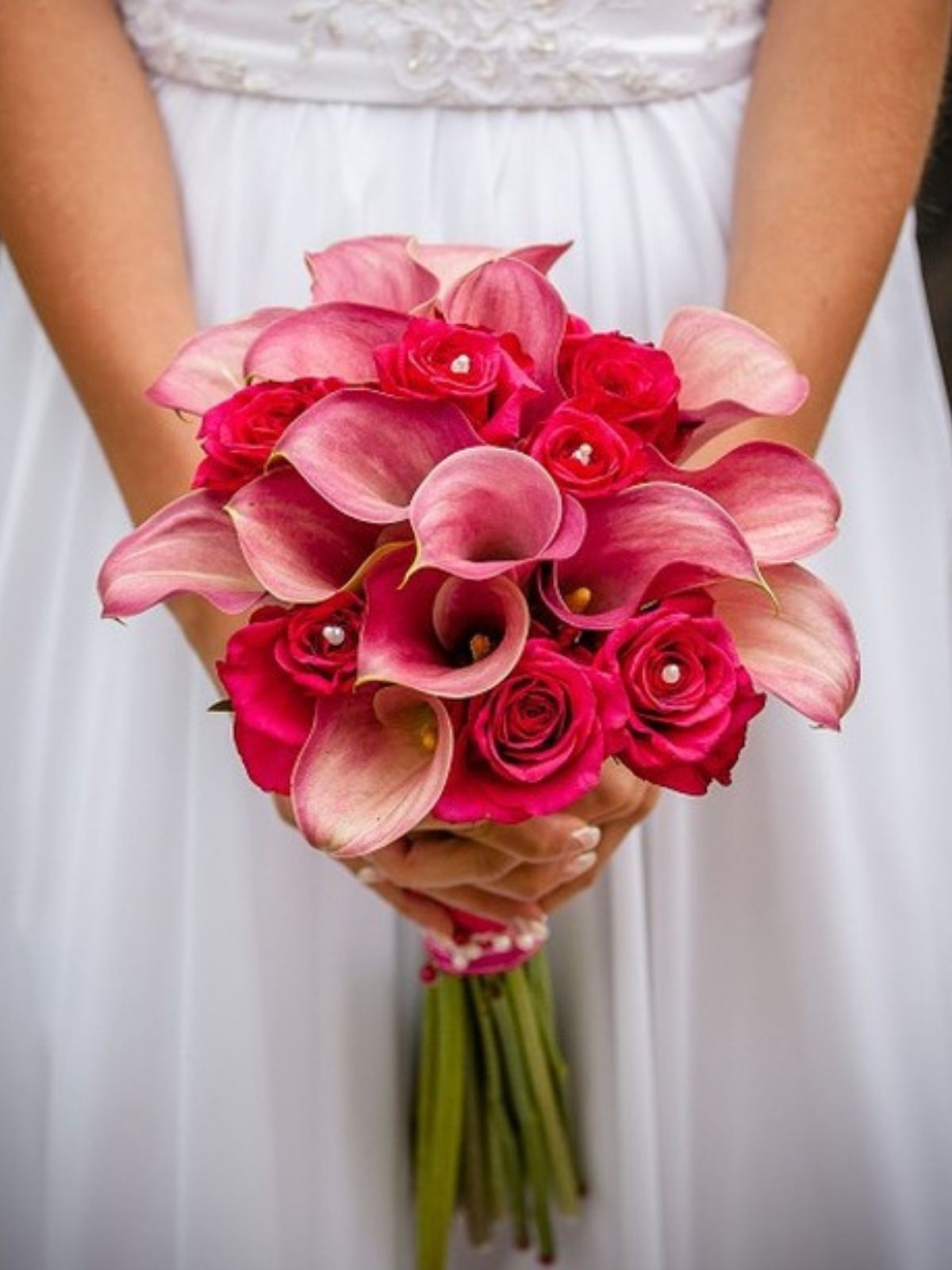 Aneta Floristka Design with Callas - on Thursd Bridal Flowers with Pink Calla and Roses on Thursd