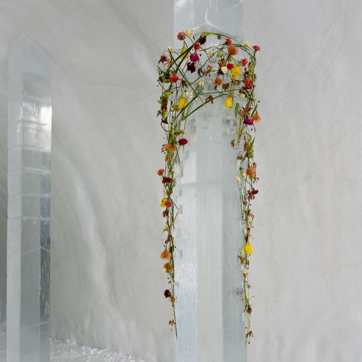 Flowers and Ice at Icehotel - On Thursd