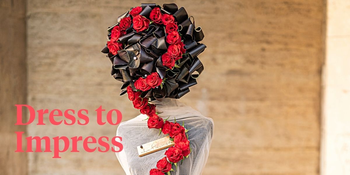 Header - Laura Draghici's Lady or Alien With Red Tacazzi Roses  - on Thursd