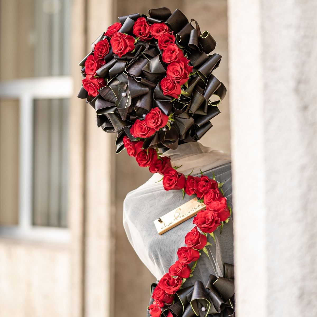 Laura Draghici's Lady or Alien With Red Tacazzi Roses -,On Thursd