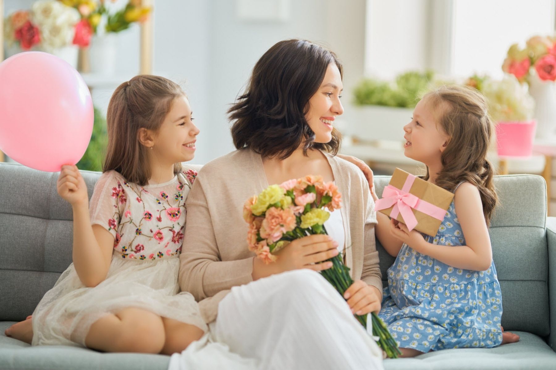 Gifting flowers for Mother's Day - Blog by Sahid Nahim - On Thursd