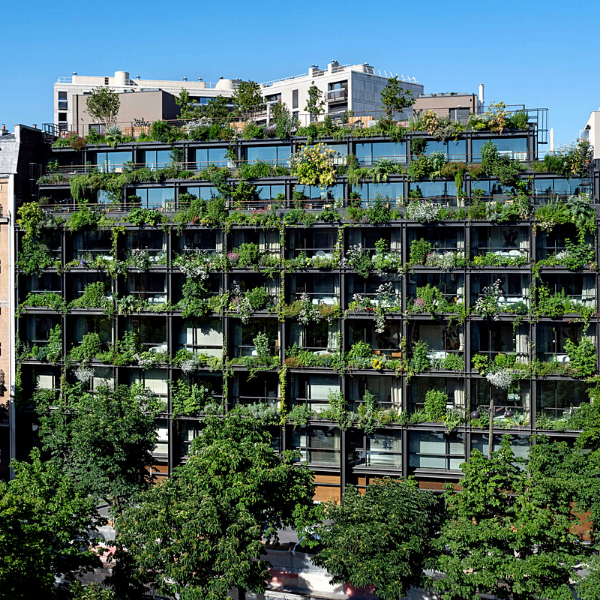 meet-the-vertical-garden-in-paris-that-has-caught-everyones-attention-featured