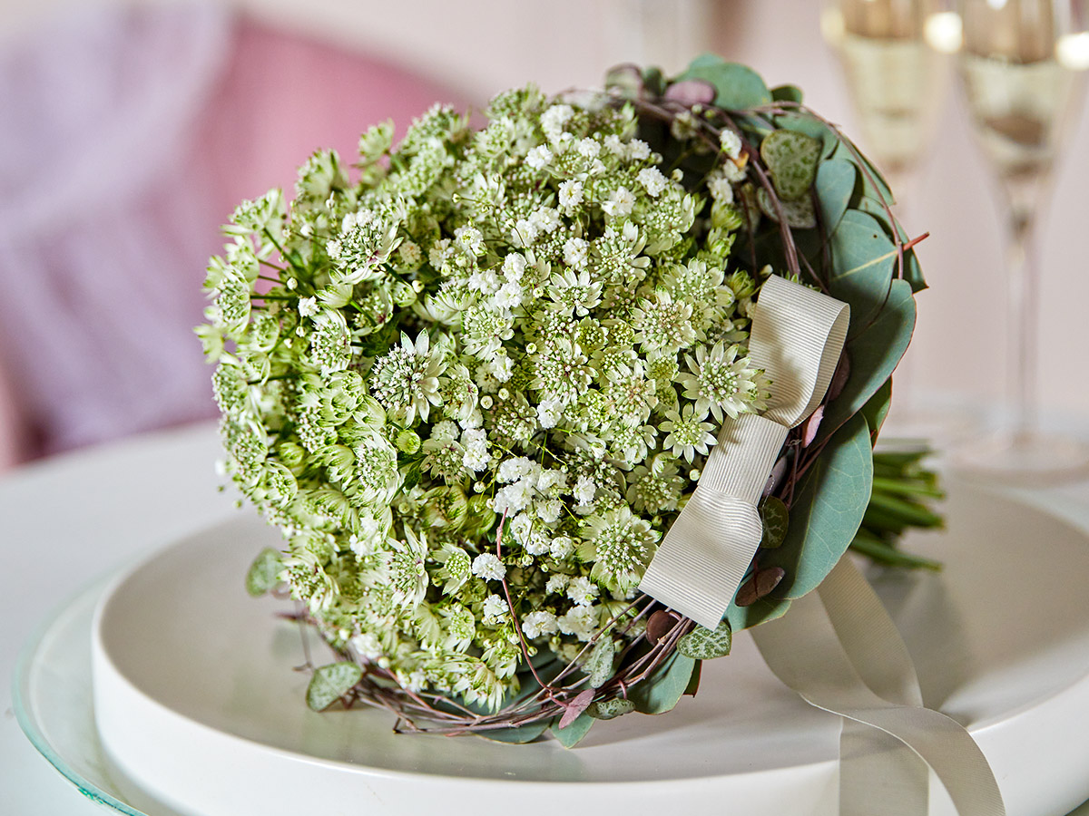 Marginpar Astrantia Bridal Bouquet DIY - on Thursd
