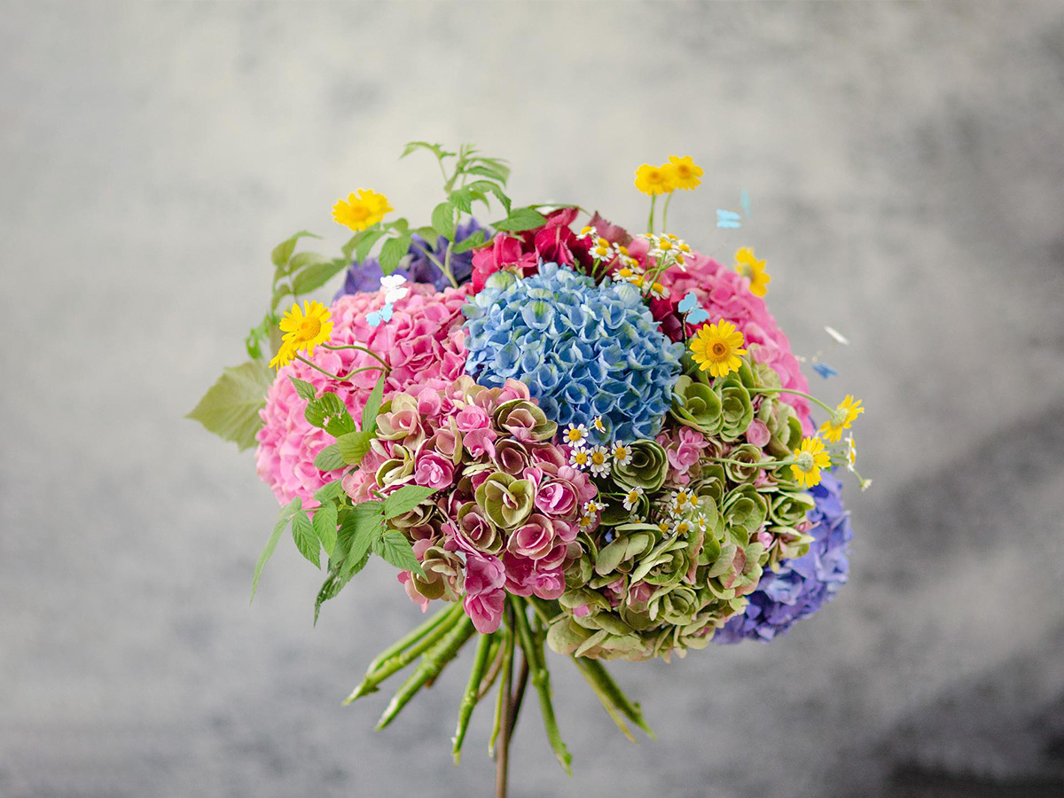 Hydrangea Bouquet Russia - on Thursd