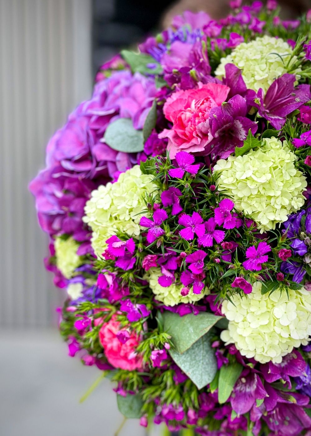 Floral designer Mateusz Wasak with Dianthus Barbatus bouquet  - On Thursd.