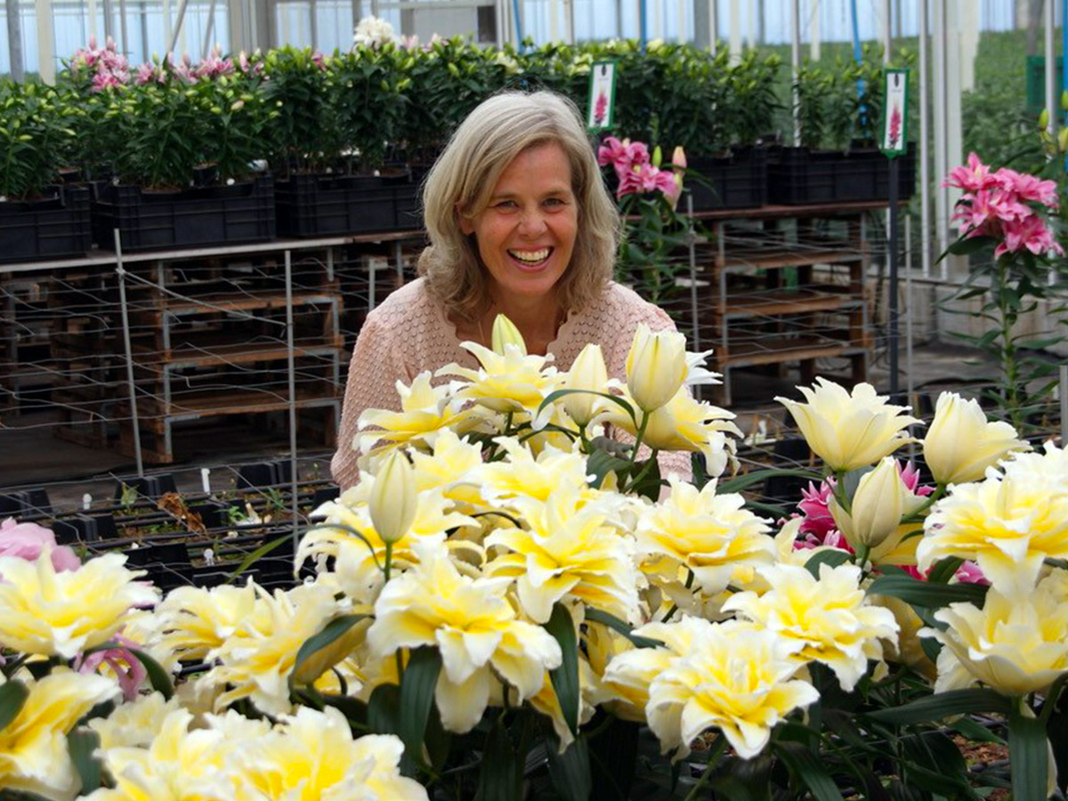 Dutch Miss Lily Dorien van den Berg Is Passionate About Roselilies - Art