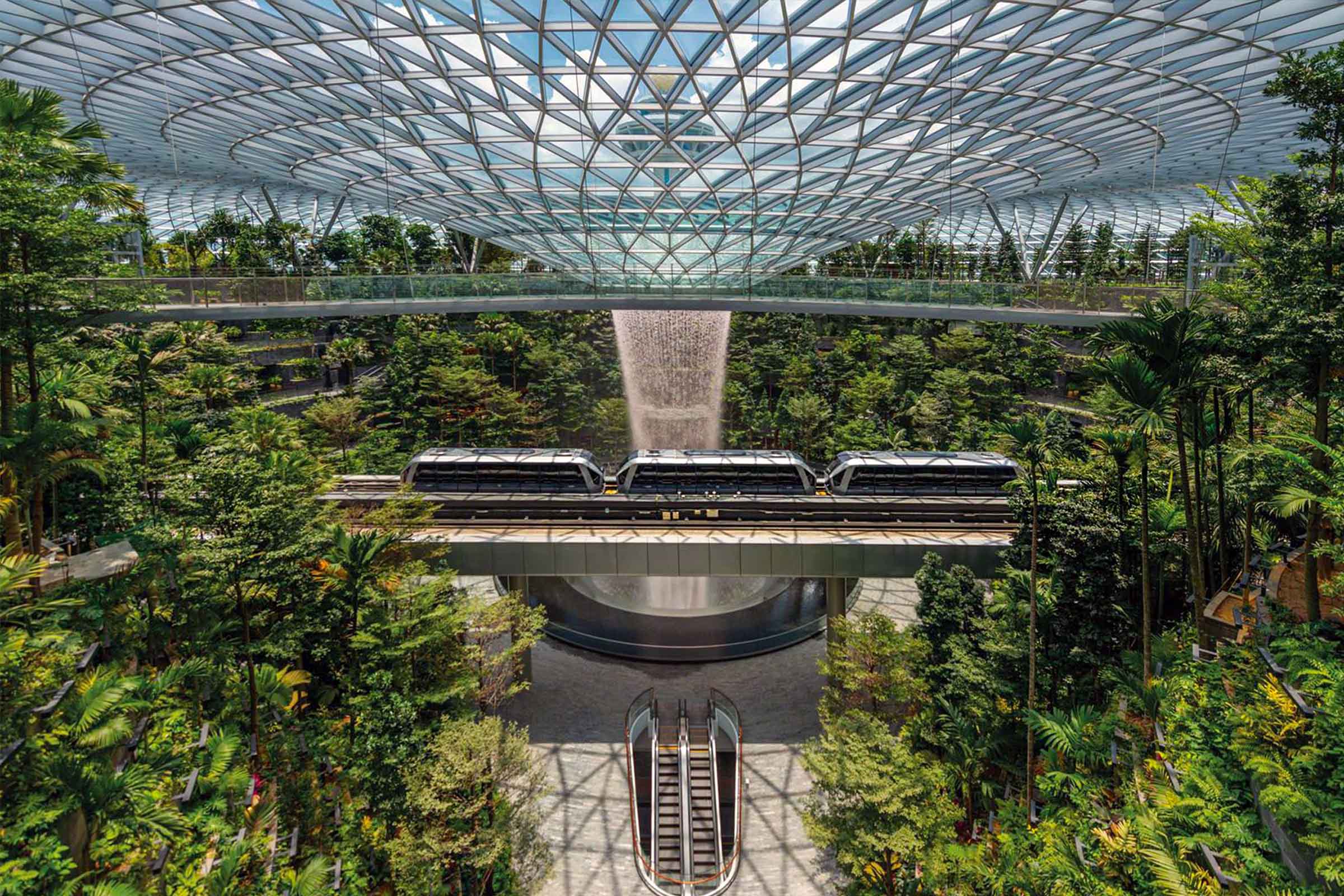 green-biophilic-buildings-take-over-major-cities-in-the-world-featured