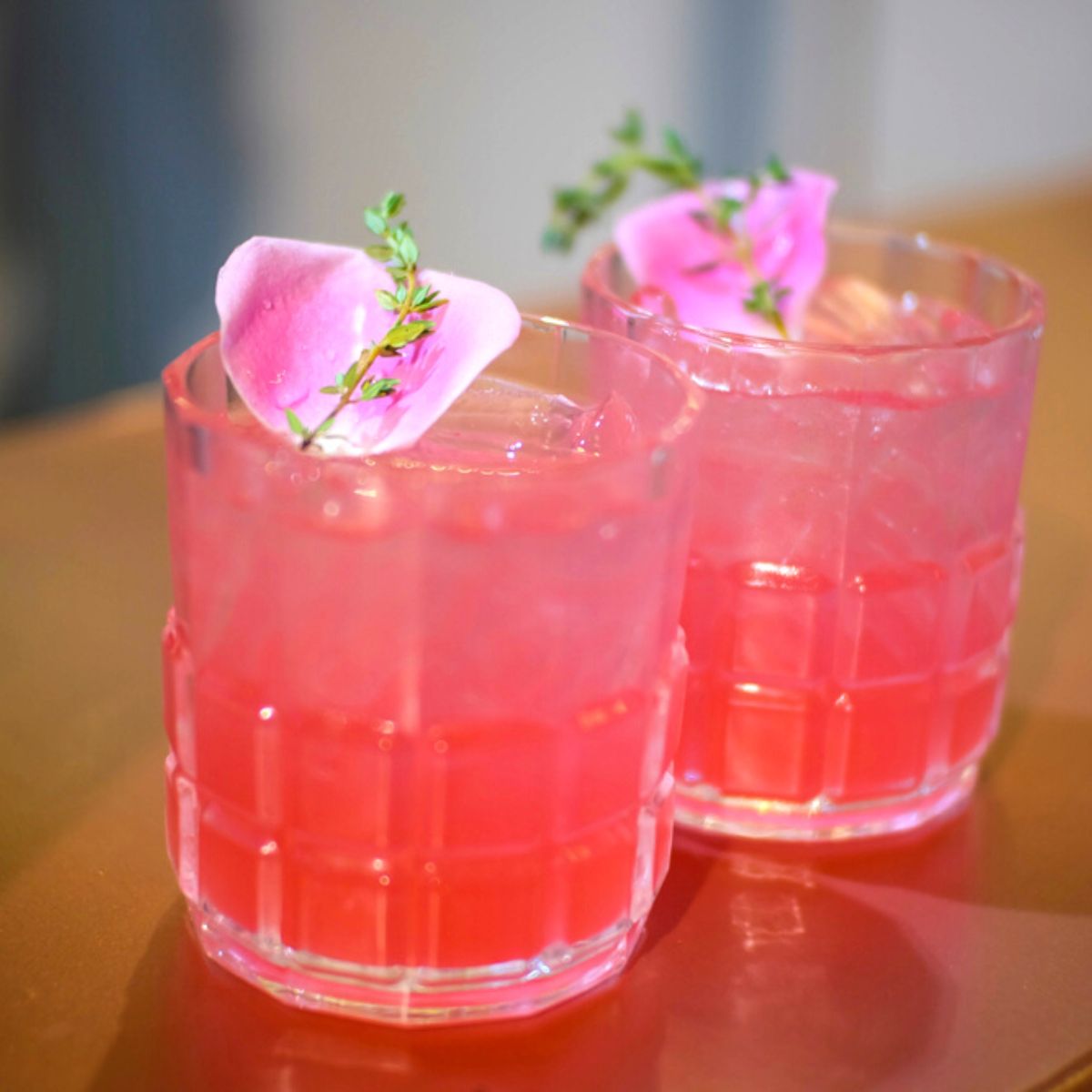 The best edible flowers for drinks - CLASS