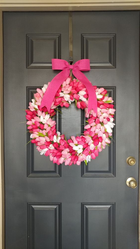 15 Valentine's Wreaths that Celebrate Love Tulip Wreath