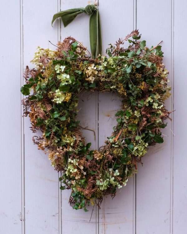 15 Valentine's Wreaths that Celebrate Love dried floral wreath