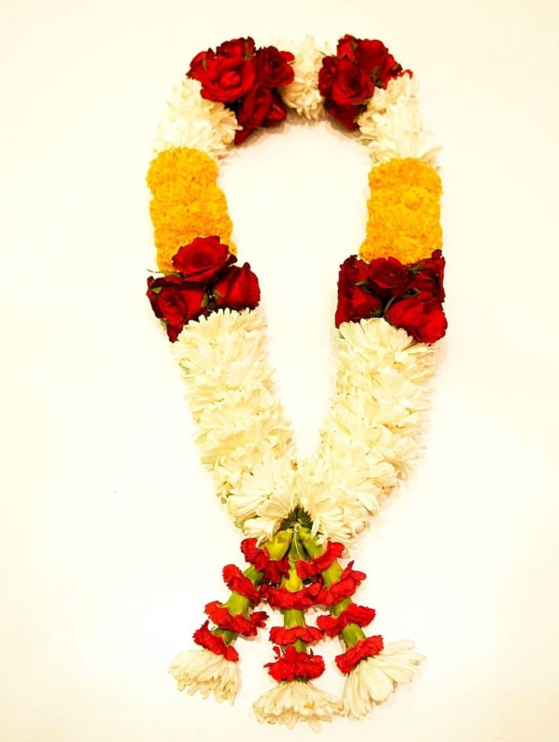 Follow These Steps to Make a Beautiful Indian Garland - Article onThursd