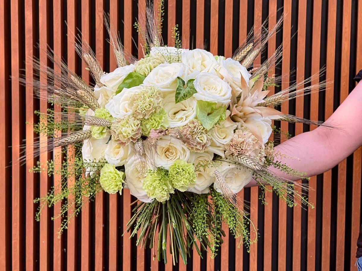 Rose Nova Vita wedding design by Romanian floral designer Claudia Tararache