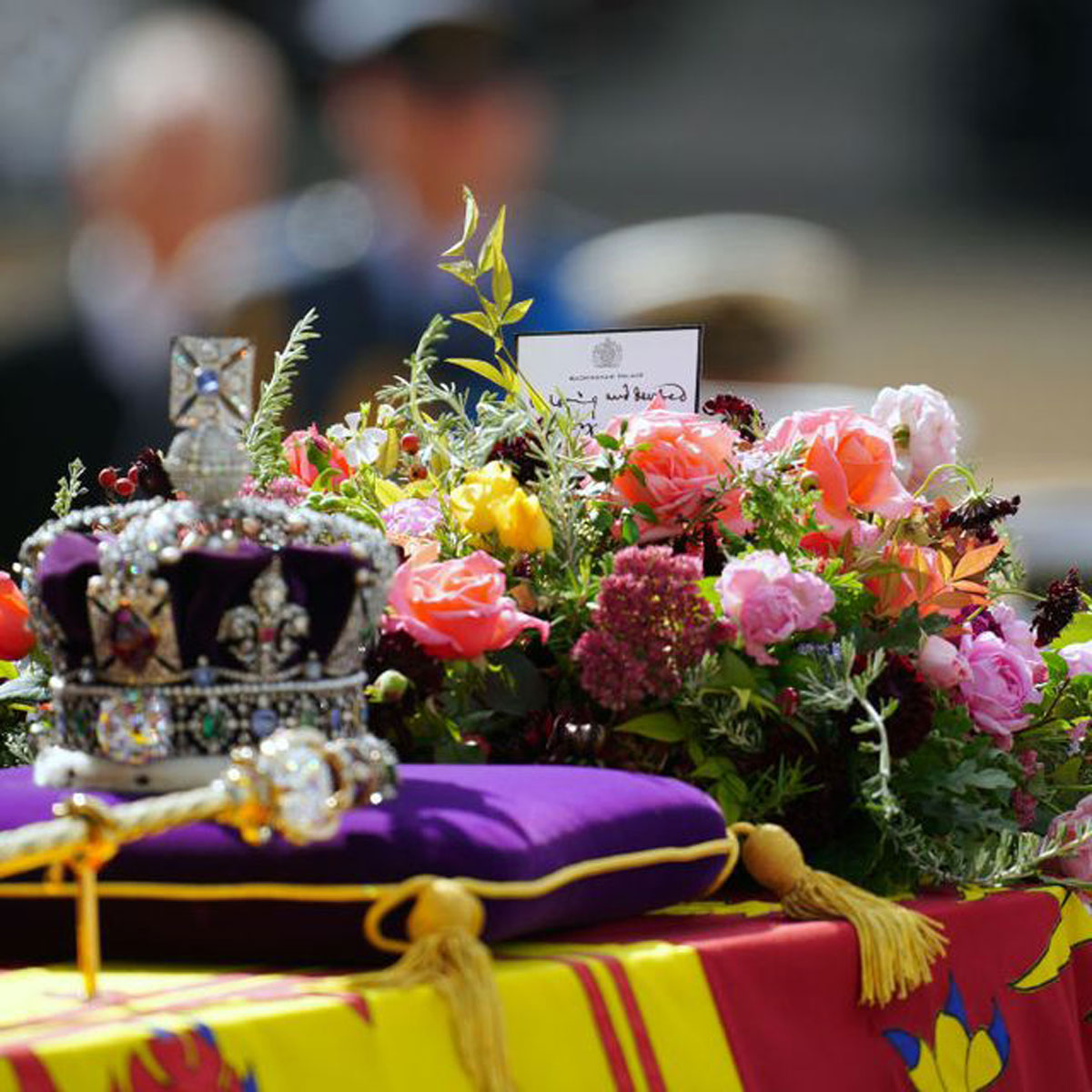 queen-elizabeth-ii-funeral-flowers-featured
