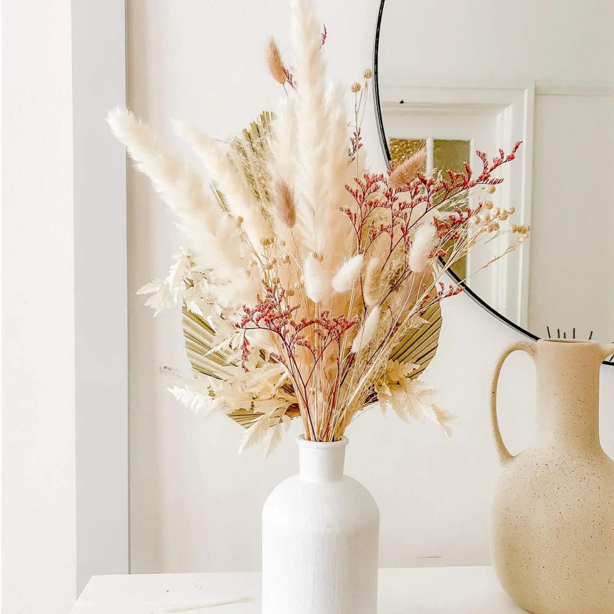 Dried flower bouquet with pampas grass mixed in it for the perfect house decoration on Thursd