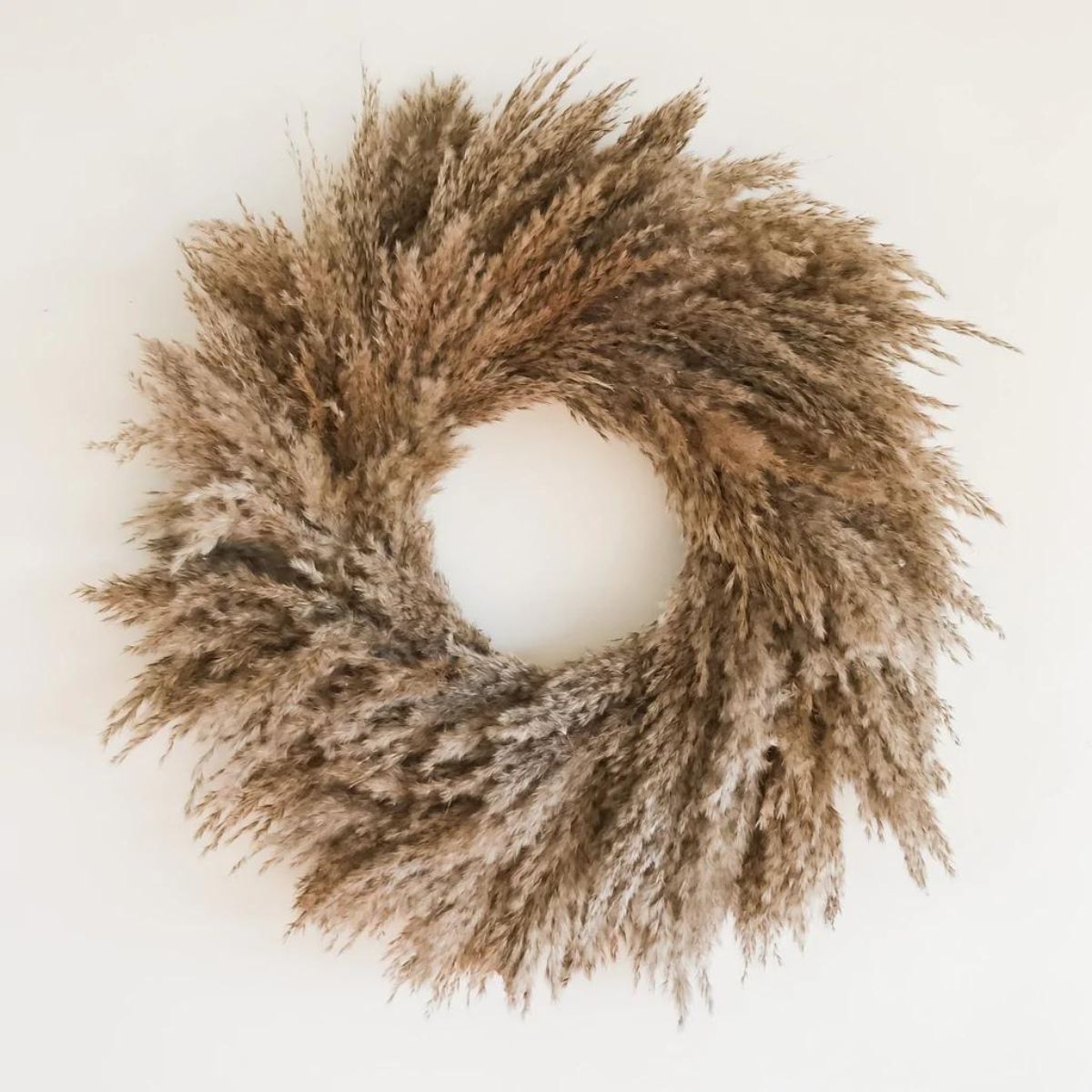 Pampas grass neutral colored wreath for decoration on Thursd