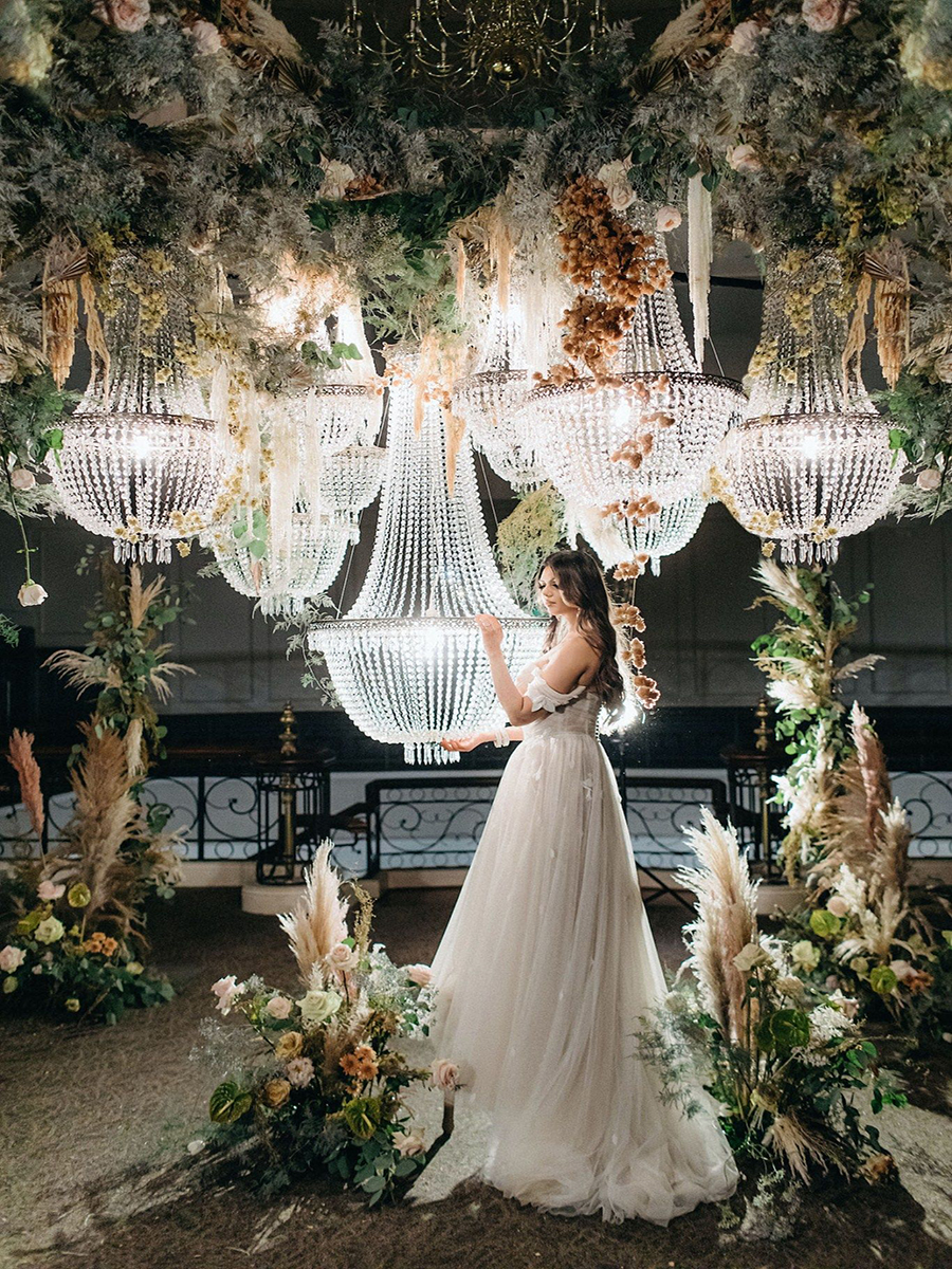 Timeless Wedding Reception Featuring Luxury Crystal Chandeliers - Artic...