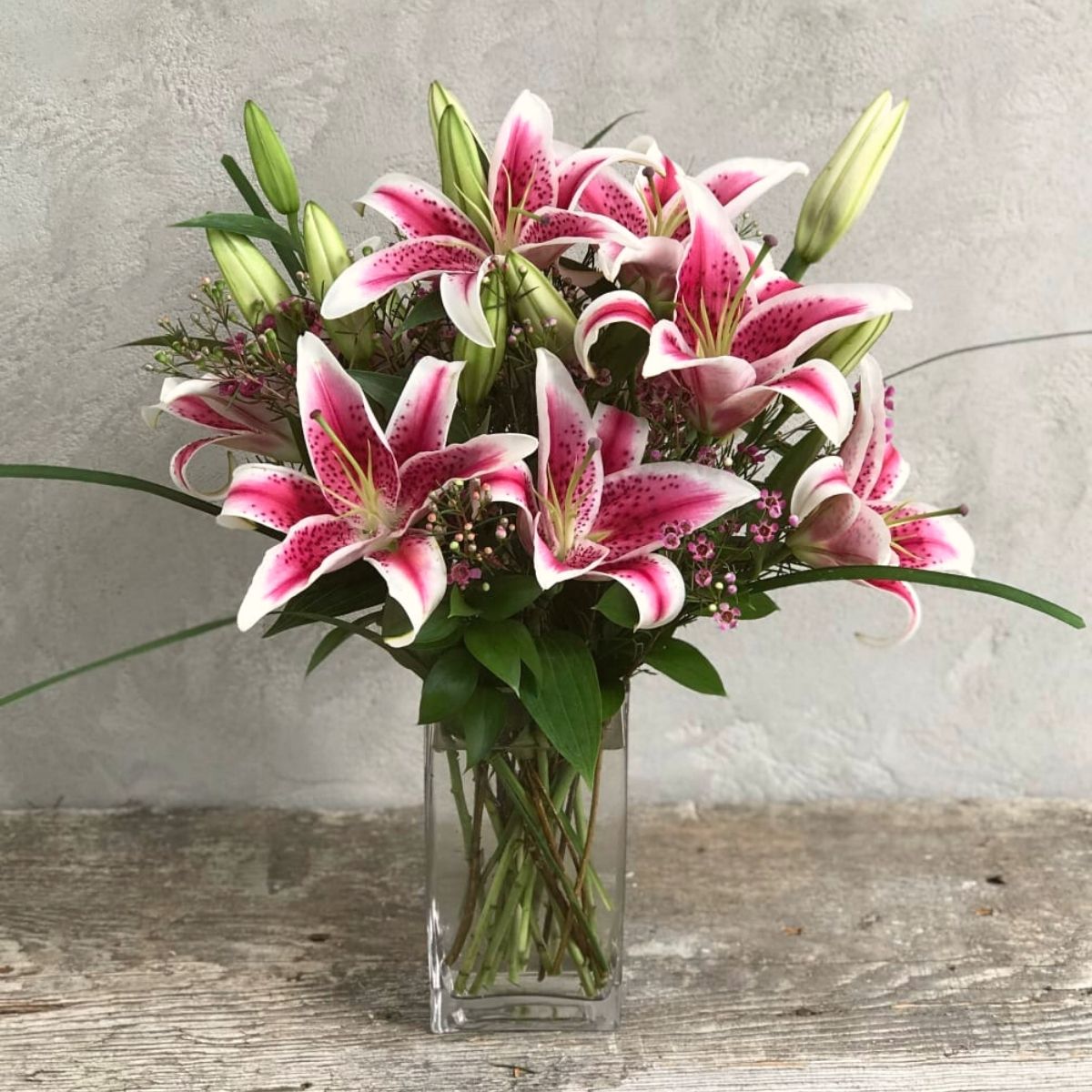 Breast cancer awareness month starfighter lilies are a great flower option on Thursd