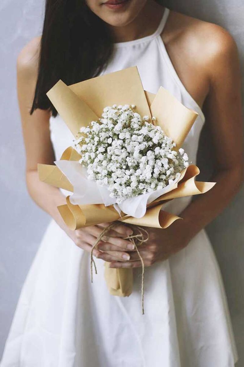 Babys breath symbolizes the purity of marriage on Thursd