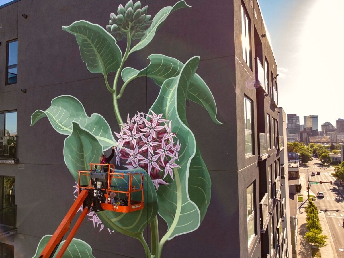 Mona Caron is a swiss based artist that specializes in painting floral murals on Thursd