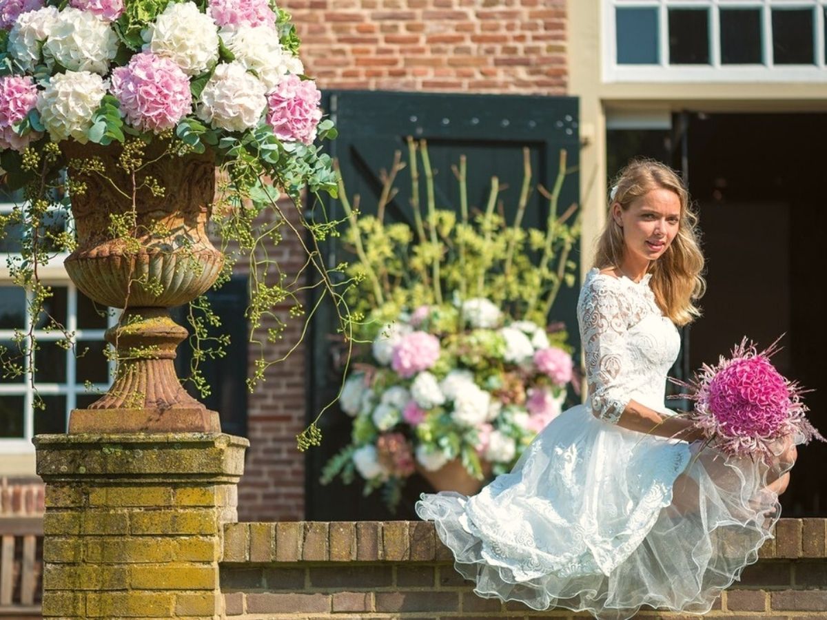Colorful wedding hydrangeas decorate venues beautifully on Thursd